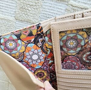 BAY SKY Bifold Wallet Snap Closure Cream Rose Color